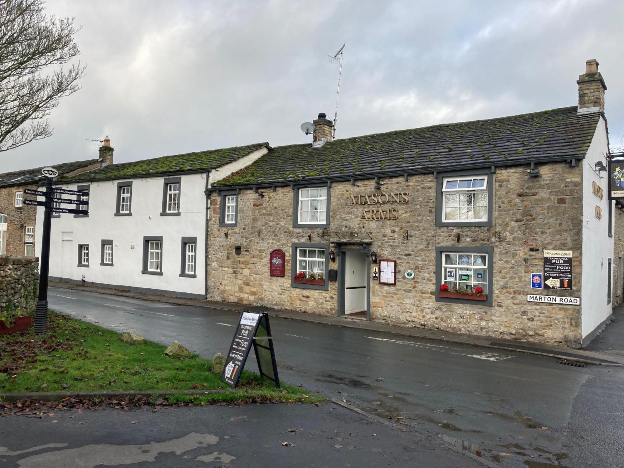 Masons Arms Hotel Gargrave Buitenkant foto