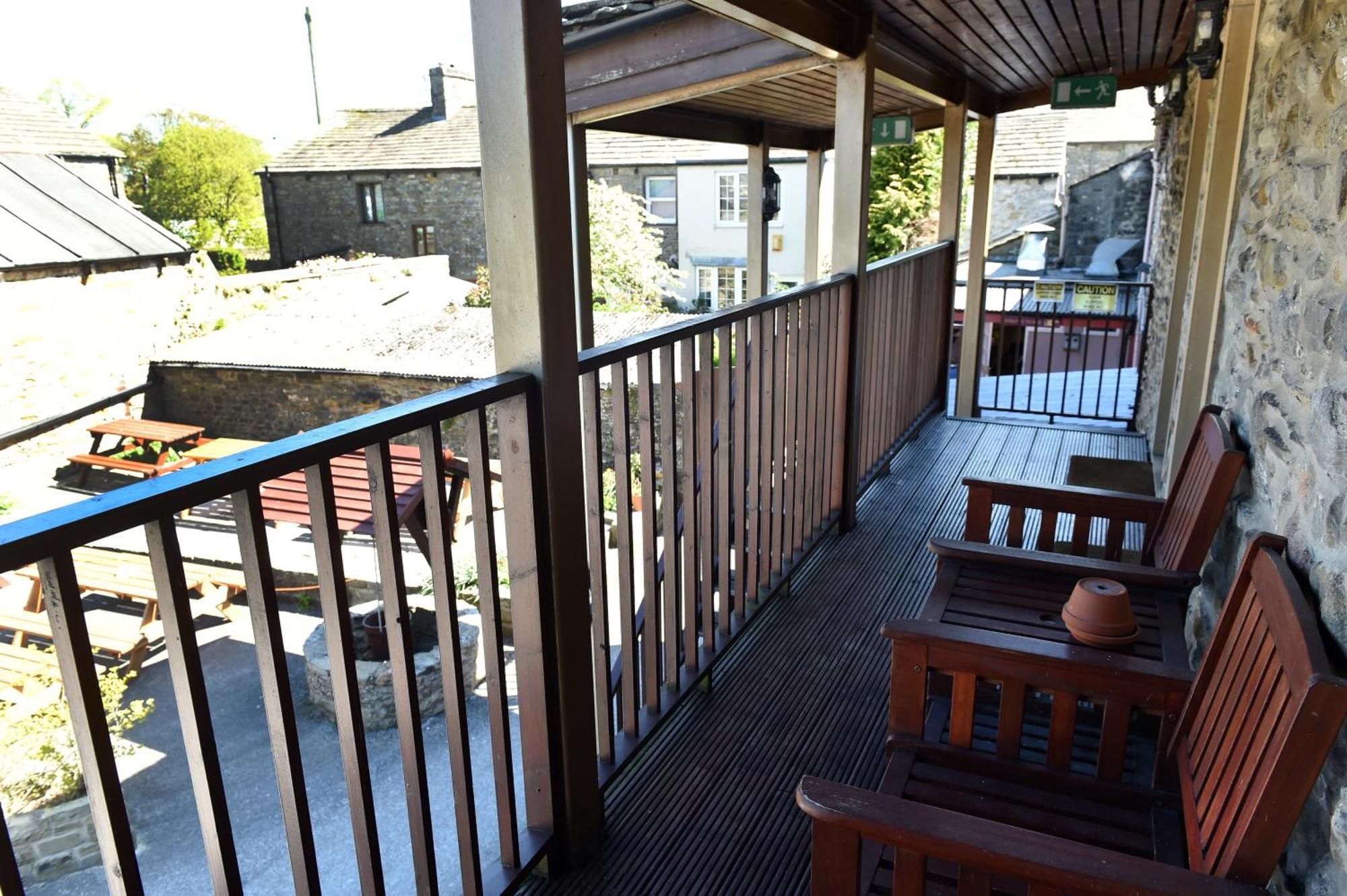 Masons Arms Hotel Gargrave Buitenkant foto